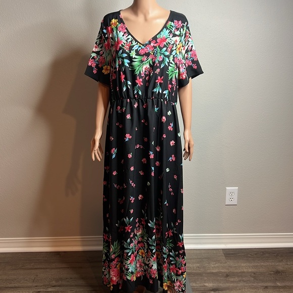 Shein Curve 2XL Black Floral Maxi Dress - Vibrant and Elegant - Picture 1 of 7